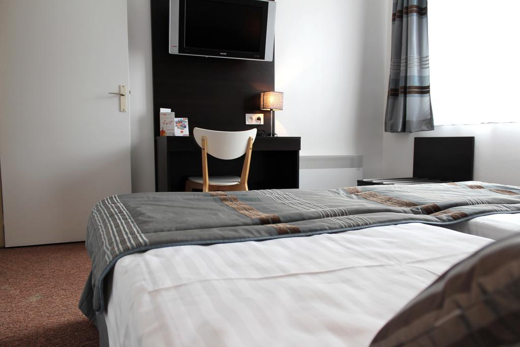 Hotel Chantepie Жу-ле-Тур Экстерьер фото